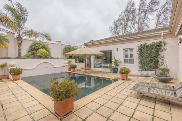 5 Bedroom Property for Sale in Aurora Western Cape
